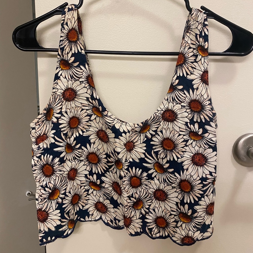 Floral crop top shirt